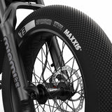 Super73 Z Miami SE Blackout tire detail